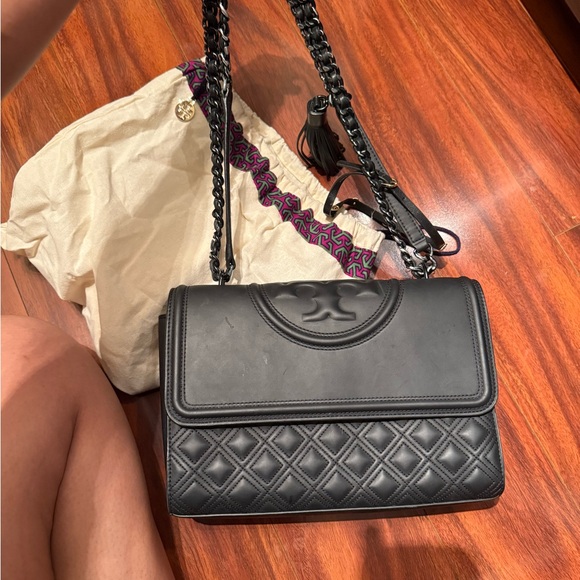 Black Quilted Leather Shoulder Bag - Picture 2 of 7